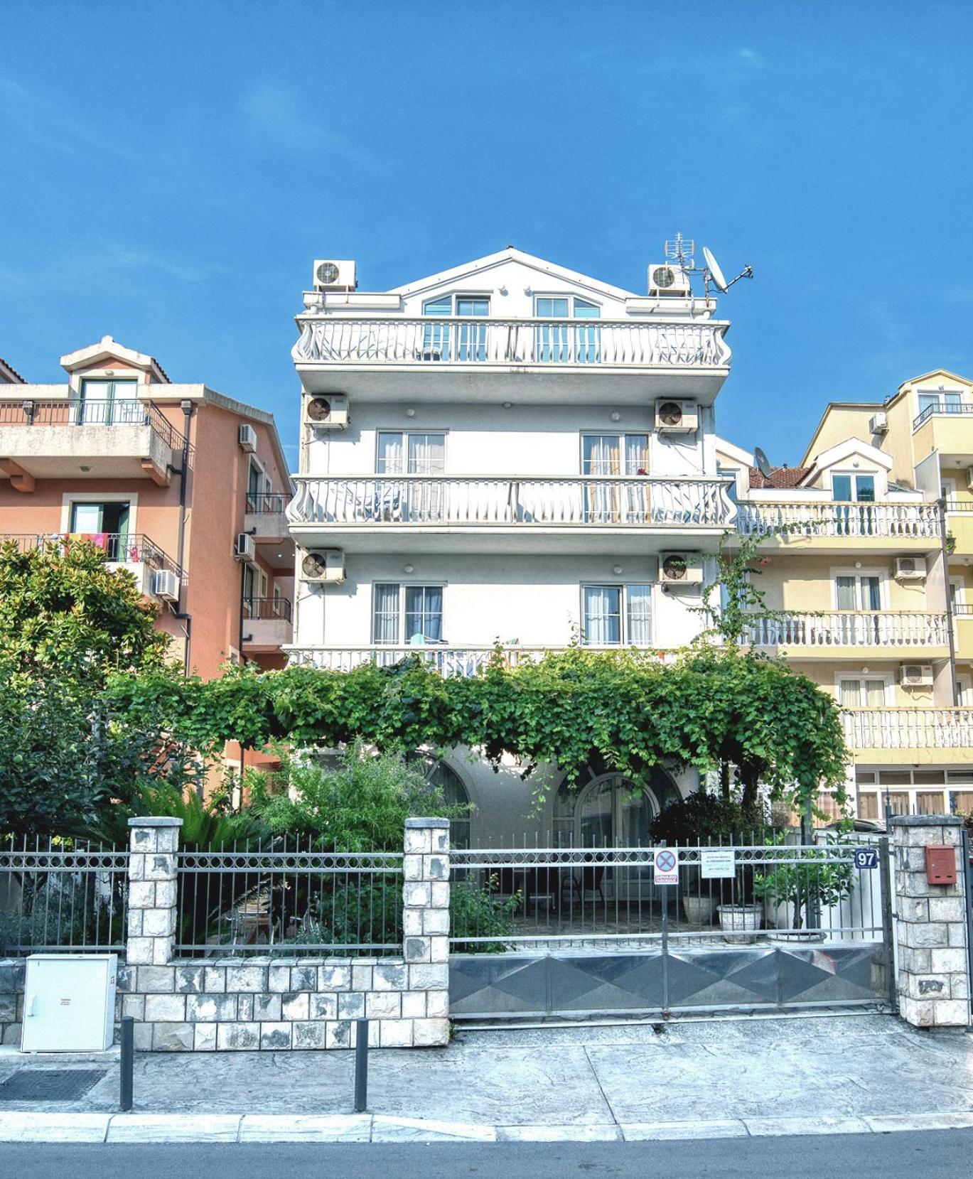 Sun Guest House Budva Exterior photo