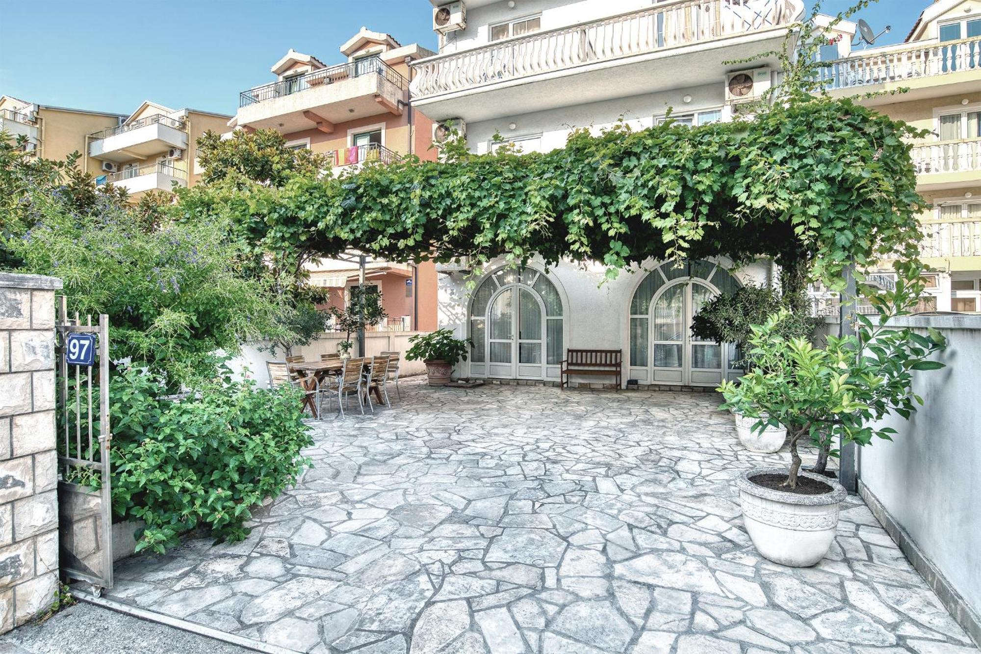 Sun Guest House Budva Exterior photo