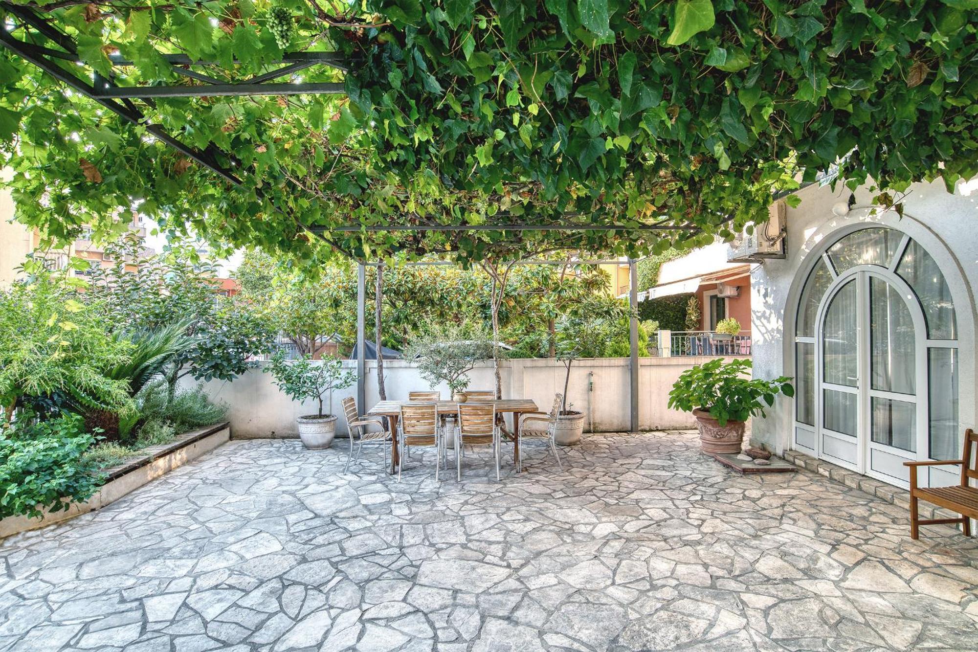 Sun Guest House Budva Exterior photo